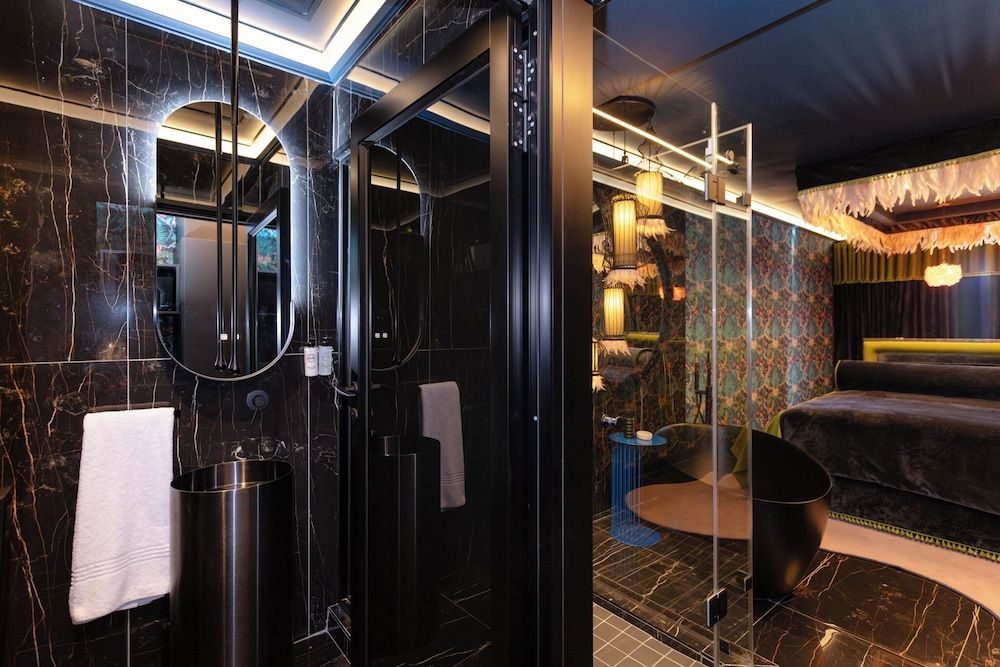 Mint Hotel Sandhurst Double Room 3