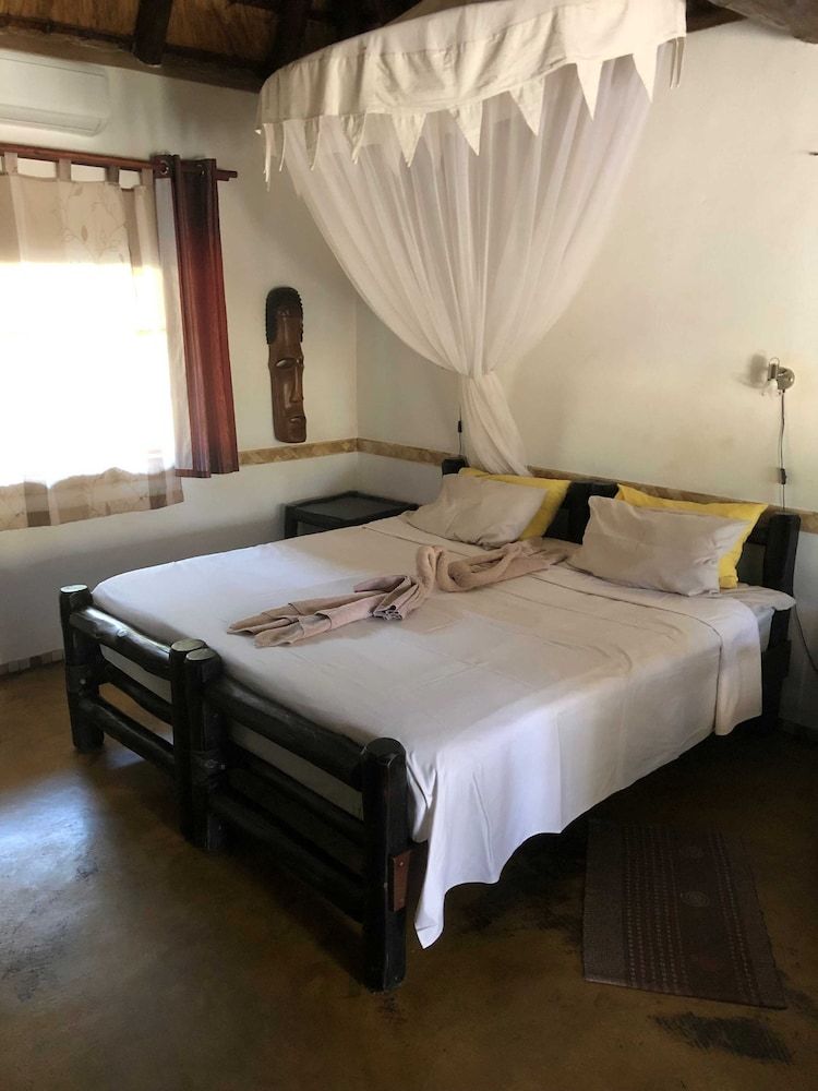 Thokozani Lodge Family Bungalow, 1 Bedroom, Kitchenette, Garden Area 2