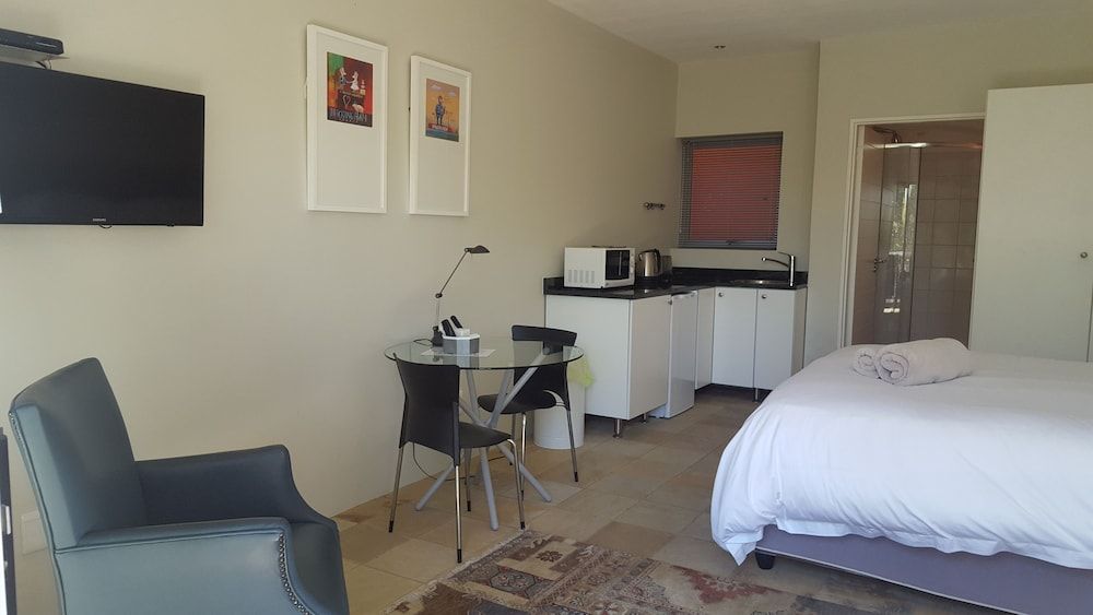 Orangerie Guesthouse Exclusive Studio, 1 Queen Bed, Non Smoking, Garden View 5