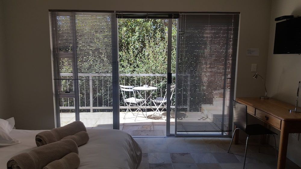 Exclusive Studio, 1 Queen Bed, Non Smoking, Garden View