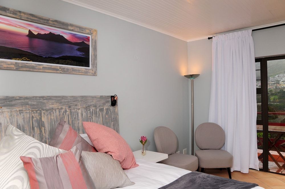 Deluxe Double or Twin Room, 1 King Bed, Patio, Mountain View