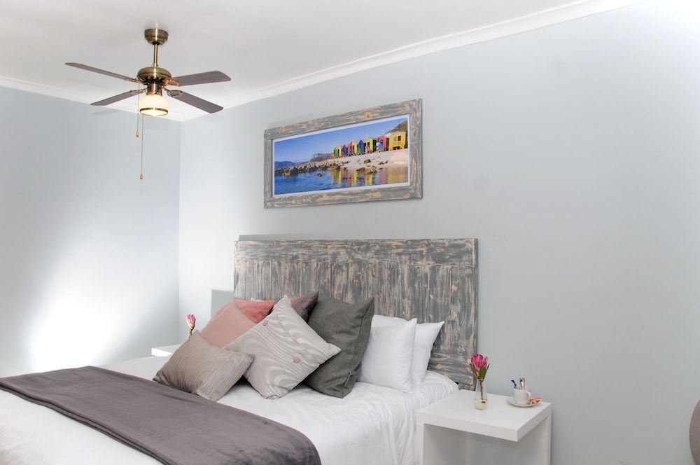 Deluxe Double or Twin Room, 1 King Bed, Pool View, Ground Floor