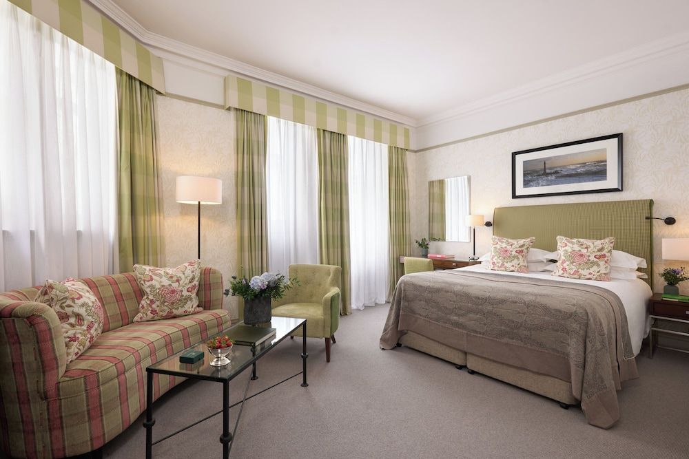 The Balmoral Hotel Classic Room