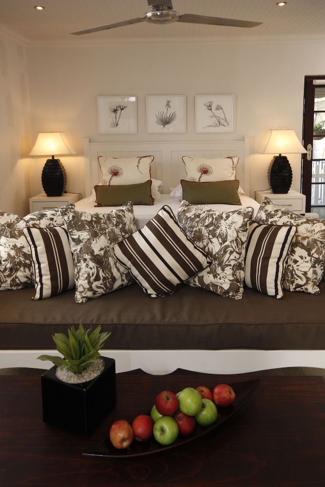 Deluxe Room (5)