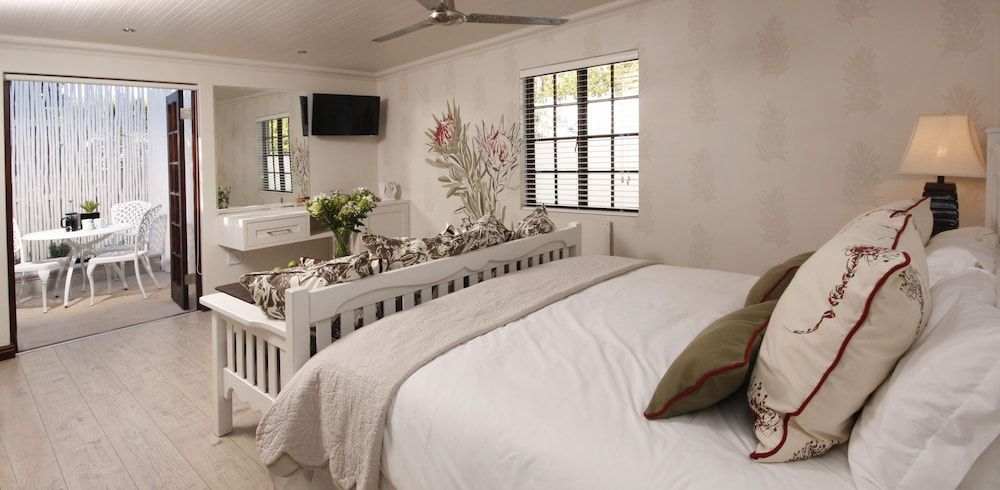 Deluxe Room (5)
