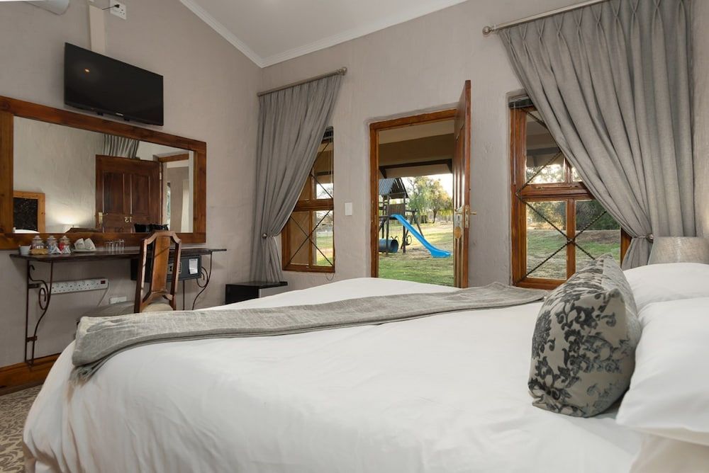 Family Room, Garden View
