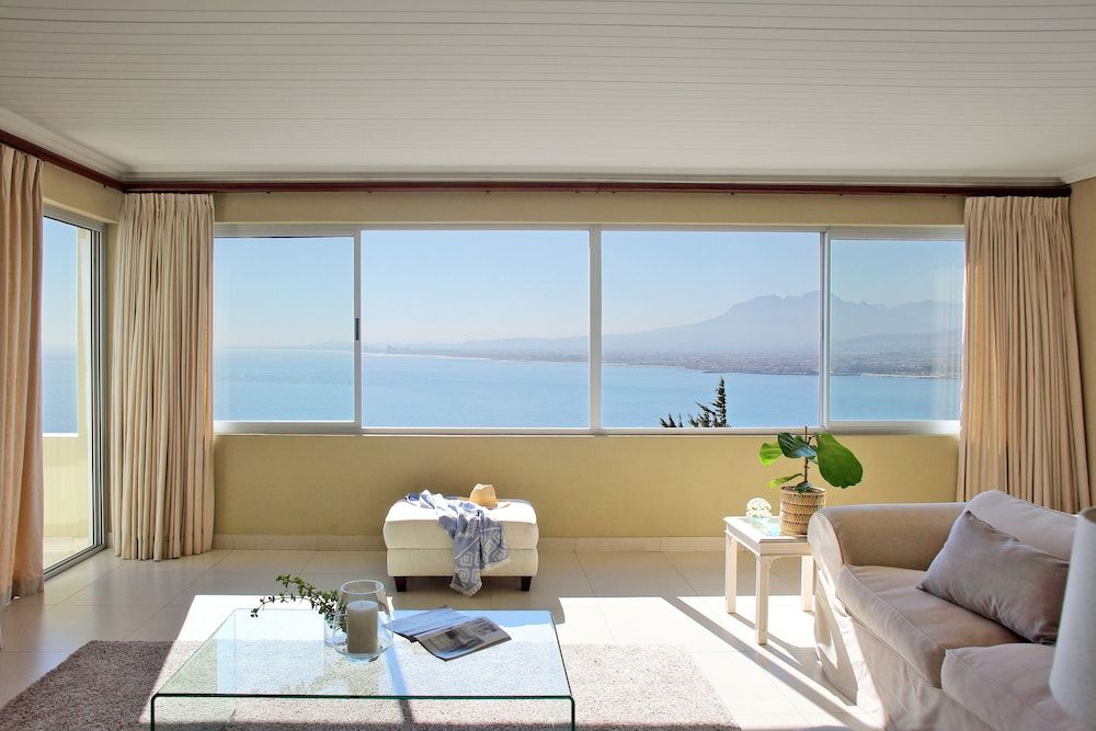 Bayview Gordon's Bay 3 Bedroom Apartment 8