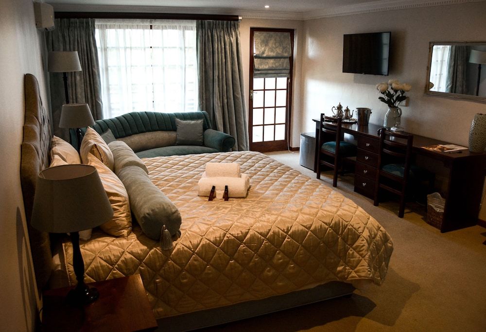 Ilita Lodge SuperKing Deluxe Sea View Lodge Room 4