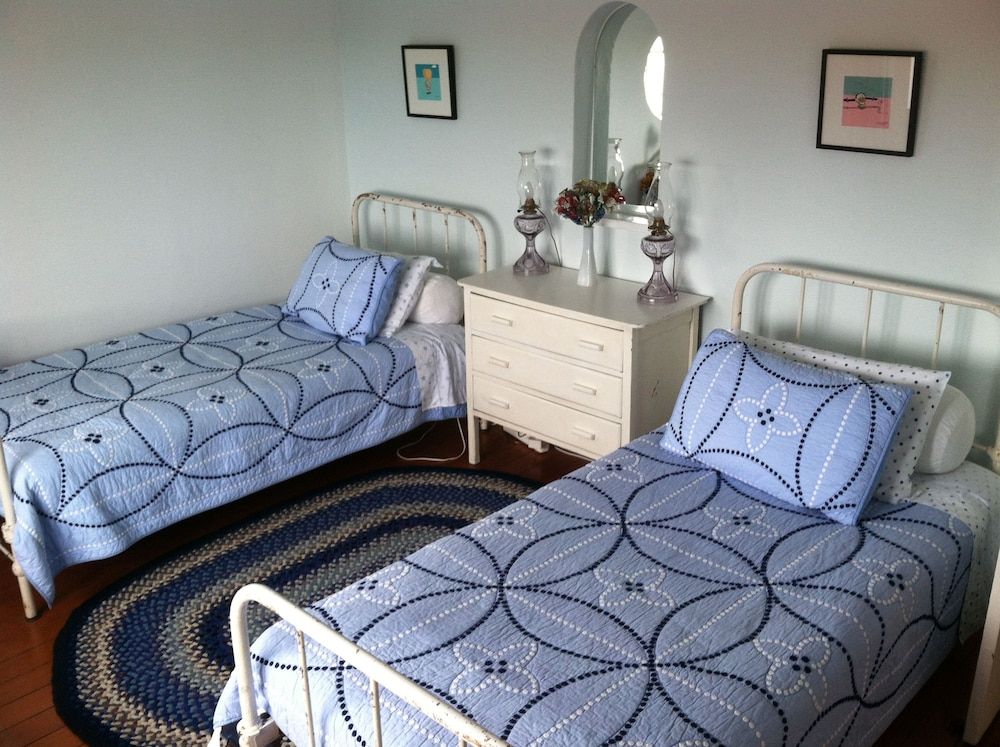 undefined Blue On Blue Bed and Breakfast 2