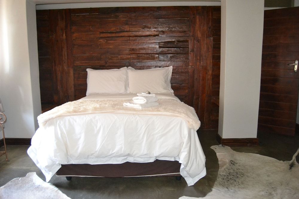 Dara Guest House Luxury Double Room, 1 King Bed, Non Smoking, Courtyard View 2