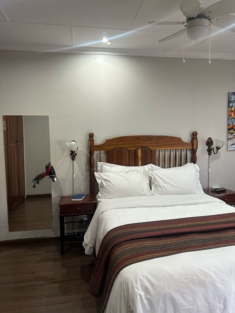 Dara Guest House Comfort Double Room, 1 Double Bed, Pool View 3