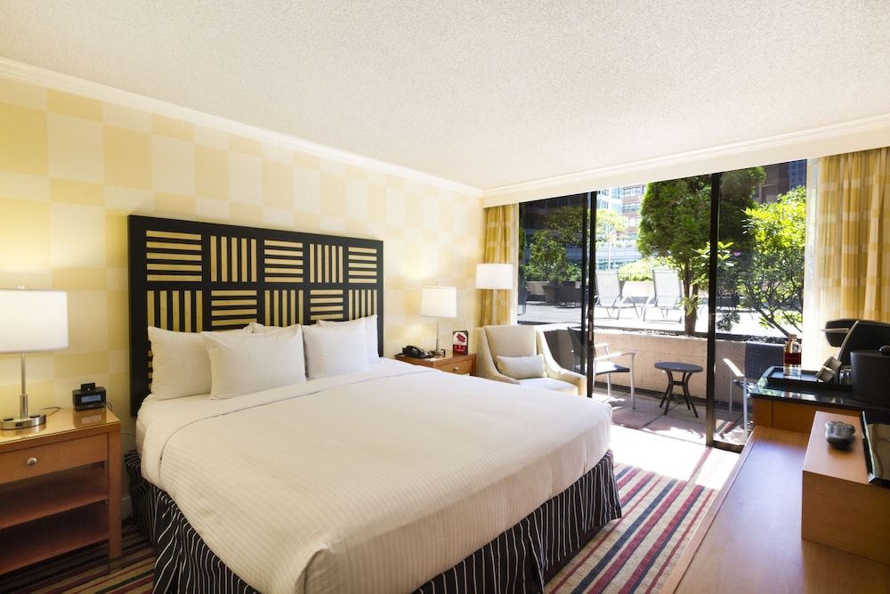 undefined Pinnacle Hotel Harbourfront