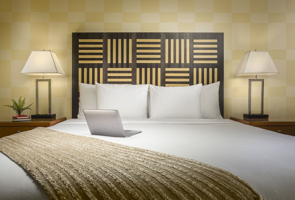 undefined Pinnacle Hotel Harbourfront 10