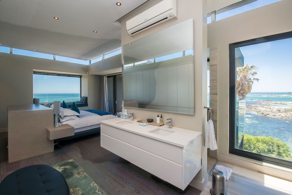 Executive Suite, Sea View