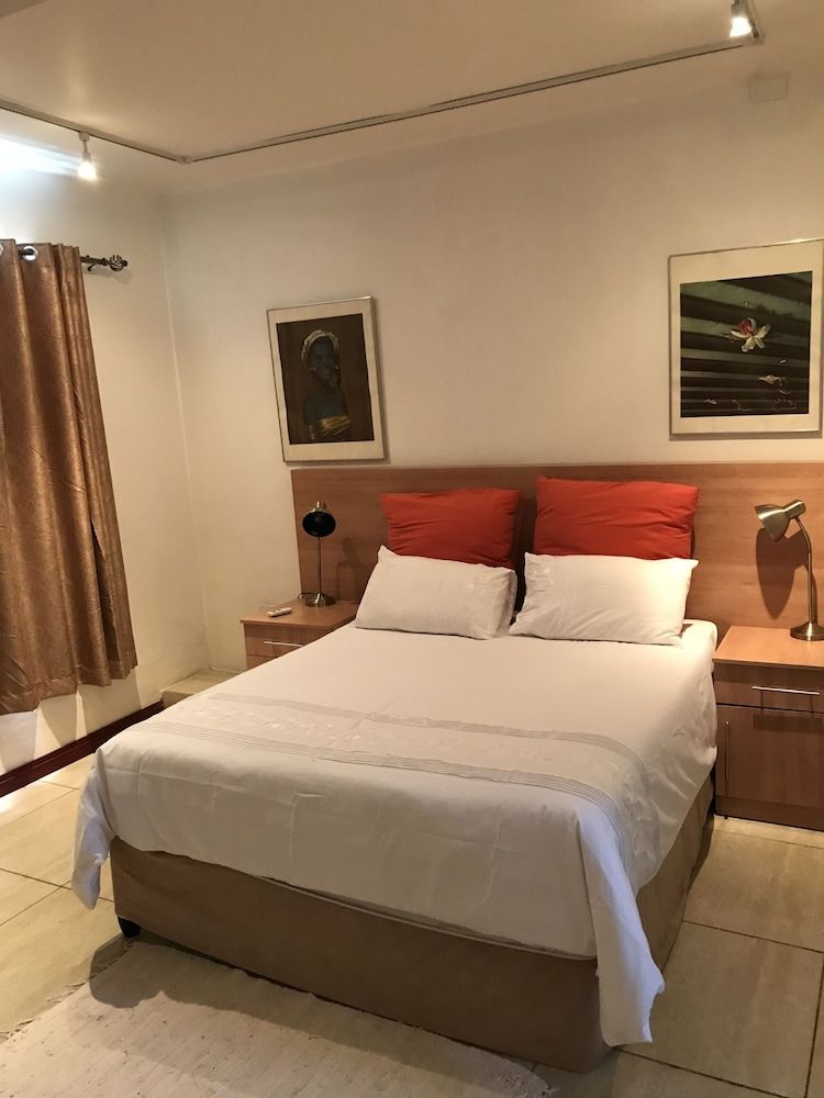 Troyeville Hotel Room 5 4