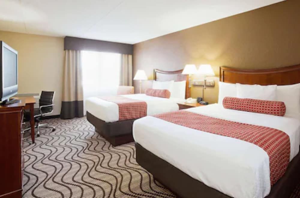 Room, 2 Double Beds, Accessible, Non Smoking (Mobility, Roll-In Shower)