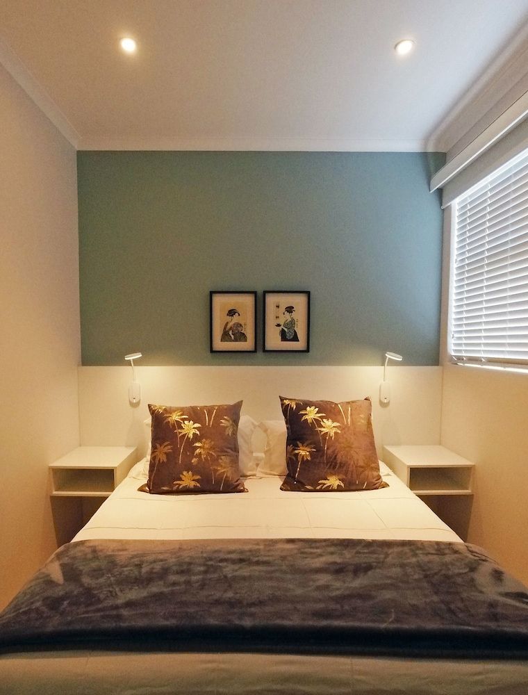 Dolphin Inn Guest House