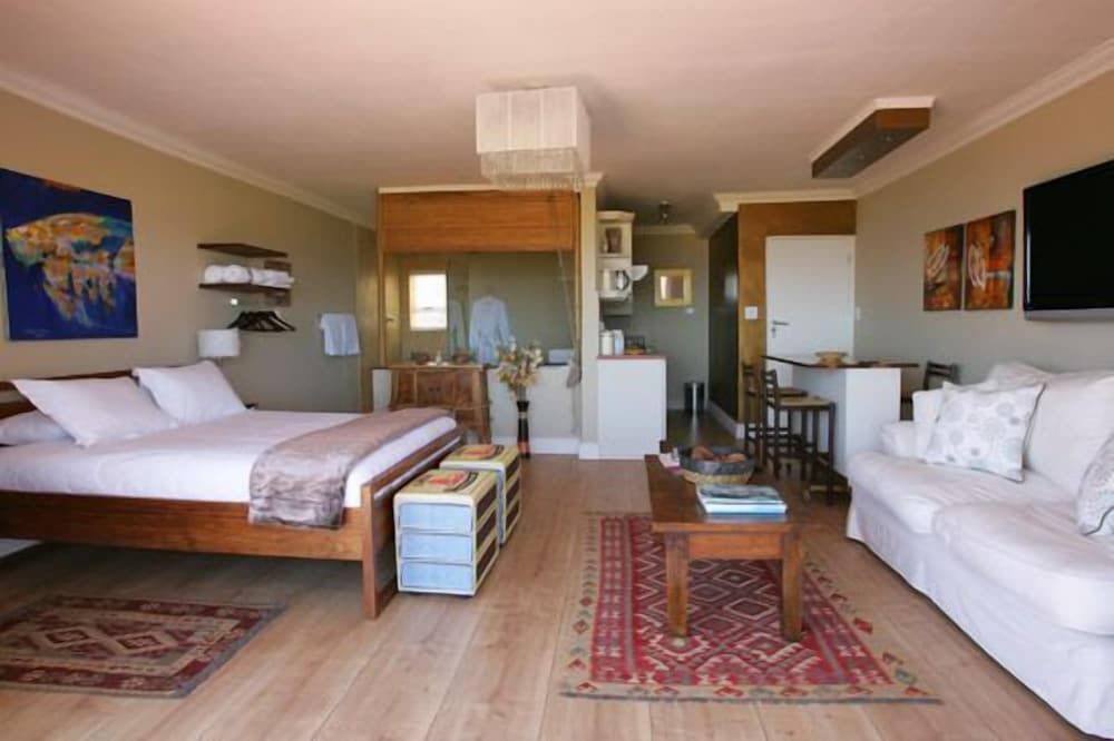 Deluxe Sea Facing Suite with Air Con