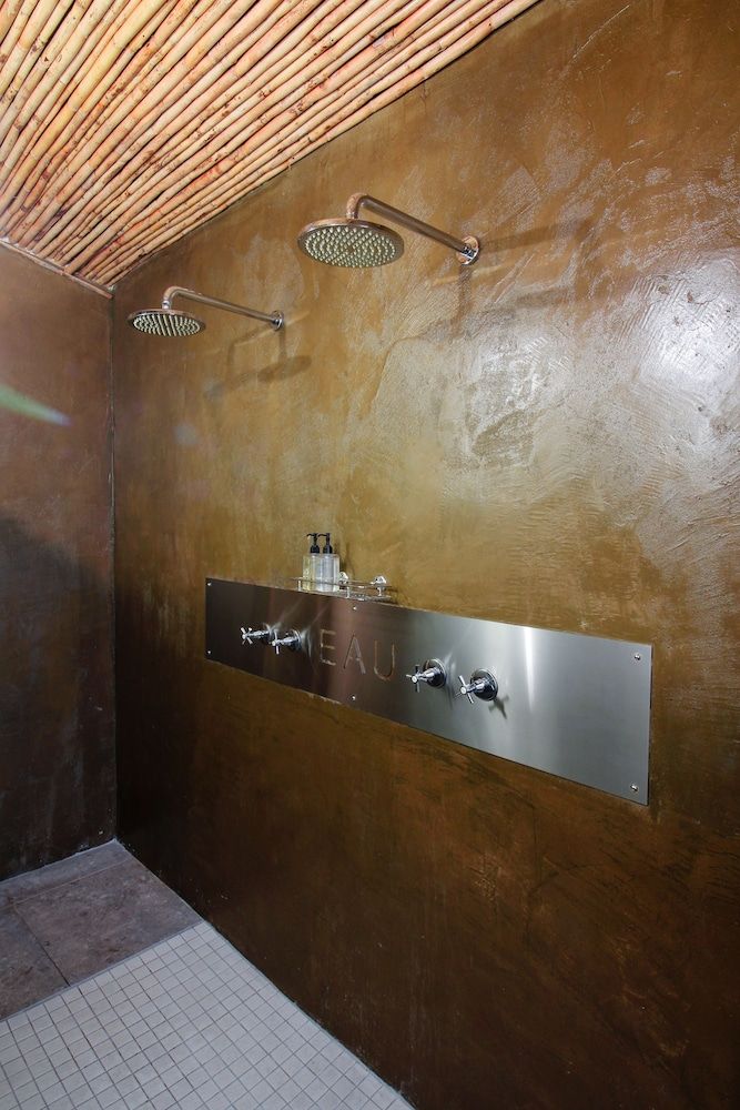 Jardin D'ébène Boutique Guesthouse Buffalo King Size Room 7