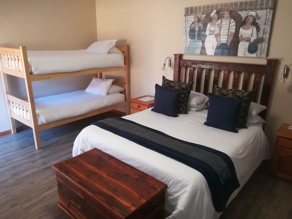 LUXURY ROOM 18