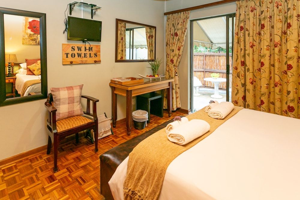 Room (5)