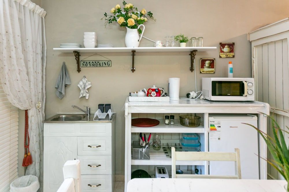 Room (6)