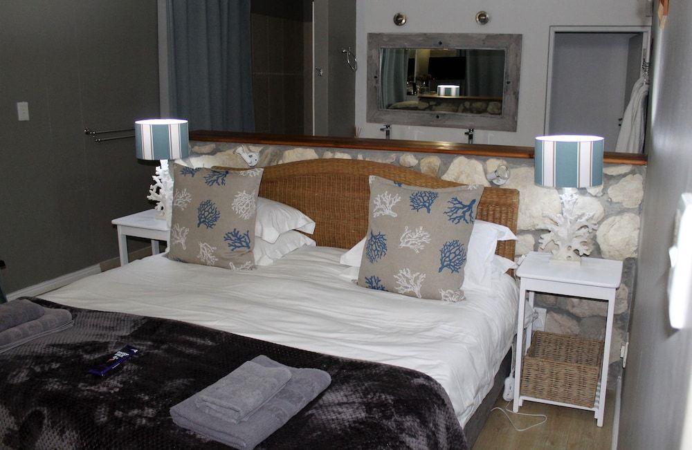 Kleinzee Oceanfront Guesthouse Superior Suite, 1 King Bed, Balcony, Oceanfront 2