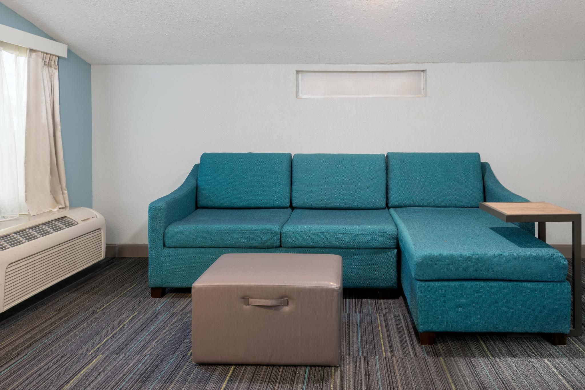 2 QUEEN BEDS W/SOFABED LARGER ROOM NONSMOKING