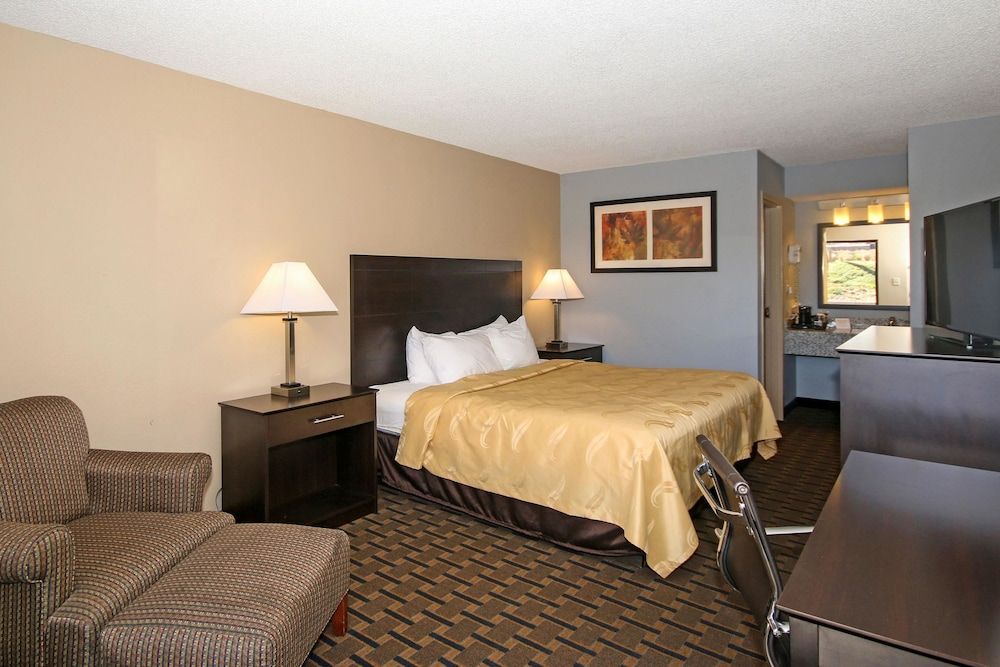 1 King Bed, Non Smoking