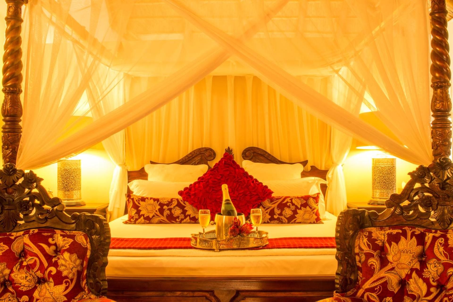 Lake View Honeymoon Suite