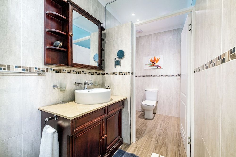 49 On Cherry Guesthouse Luxury Double Self Catering Suite 4