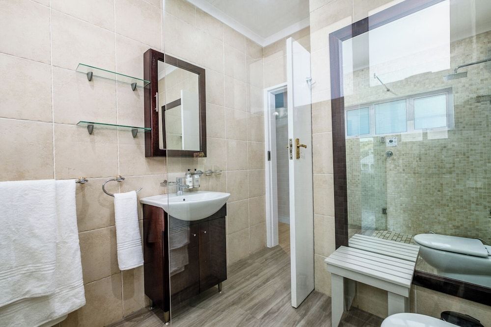 49 On Cherry Guesthouse Luxury Suite, 2 Bedrooms, Non Smoking, Garden View 4