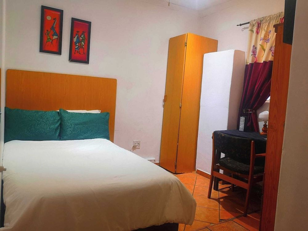En-Suite Double Room with Bath
