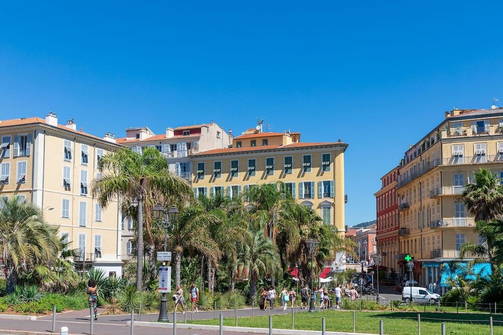 undefined Hotel Beau Rivage 3