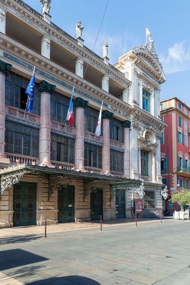 undefined Hotel Beau Rivage 8