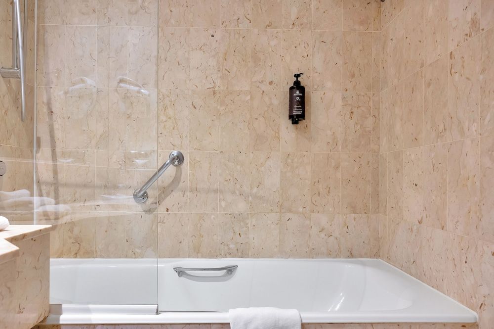 Hotel Beau Rivage Classic Room 8