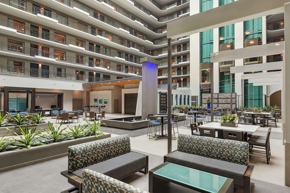 undefined Embassy Suites by Hilton Miami International Airport 5