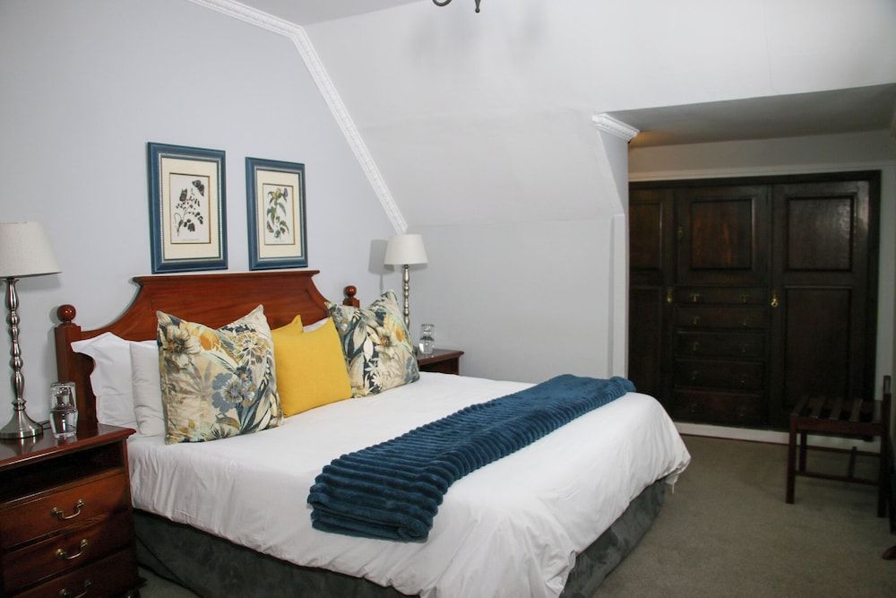 Rawdons Family Room, 2 Bedrooms 6