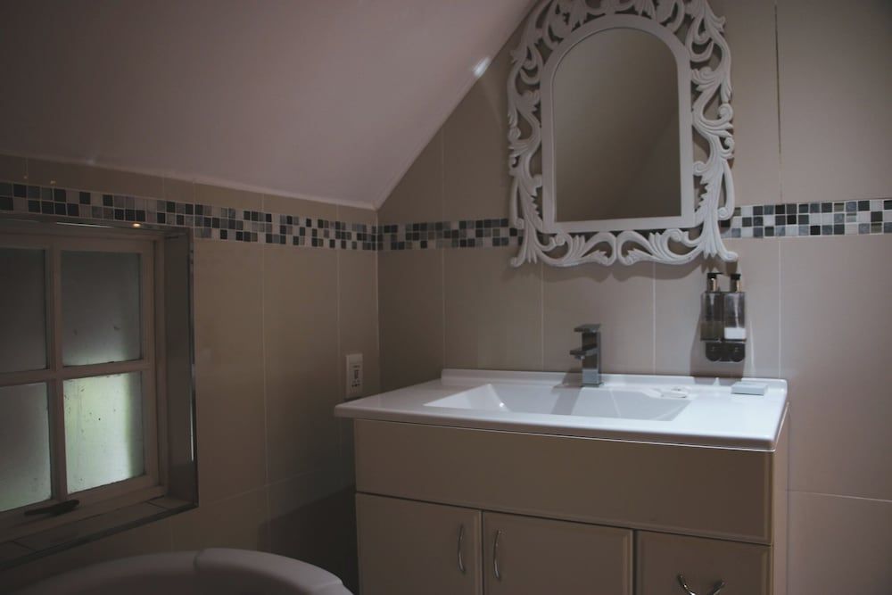 Rawdons Standard Room, 1 Bedroom 4