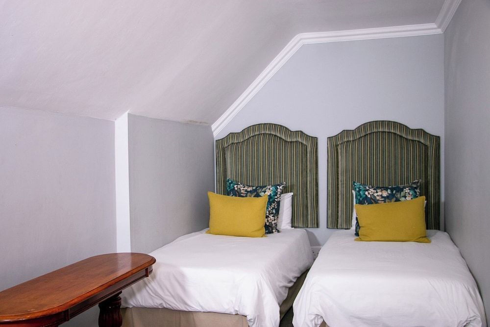 Rawdons Family Room, 2 Bedrooms 2