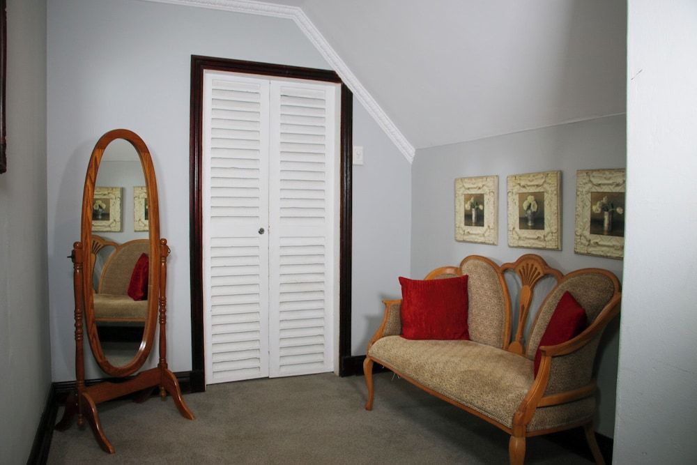 Rawdons Family Room, 2 Bedrooms 7