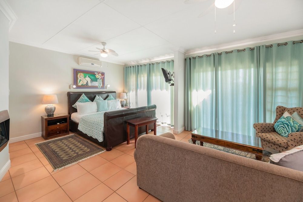 Arum Guest House Superior King Room 3