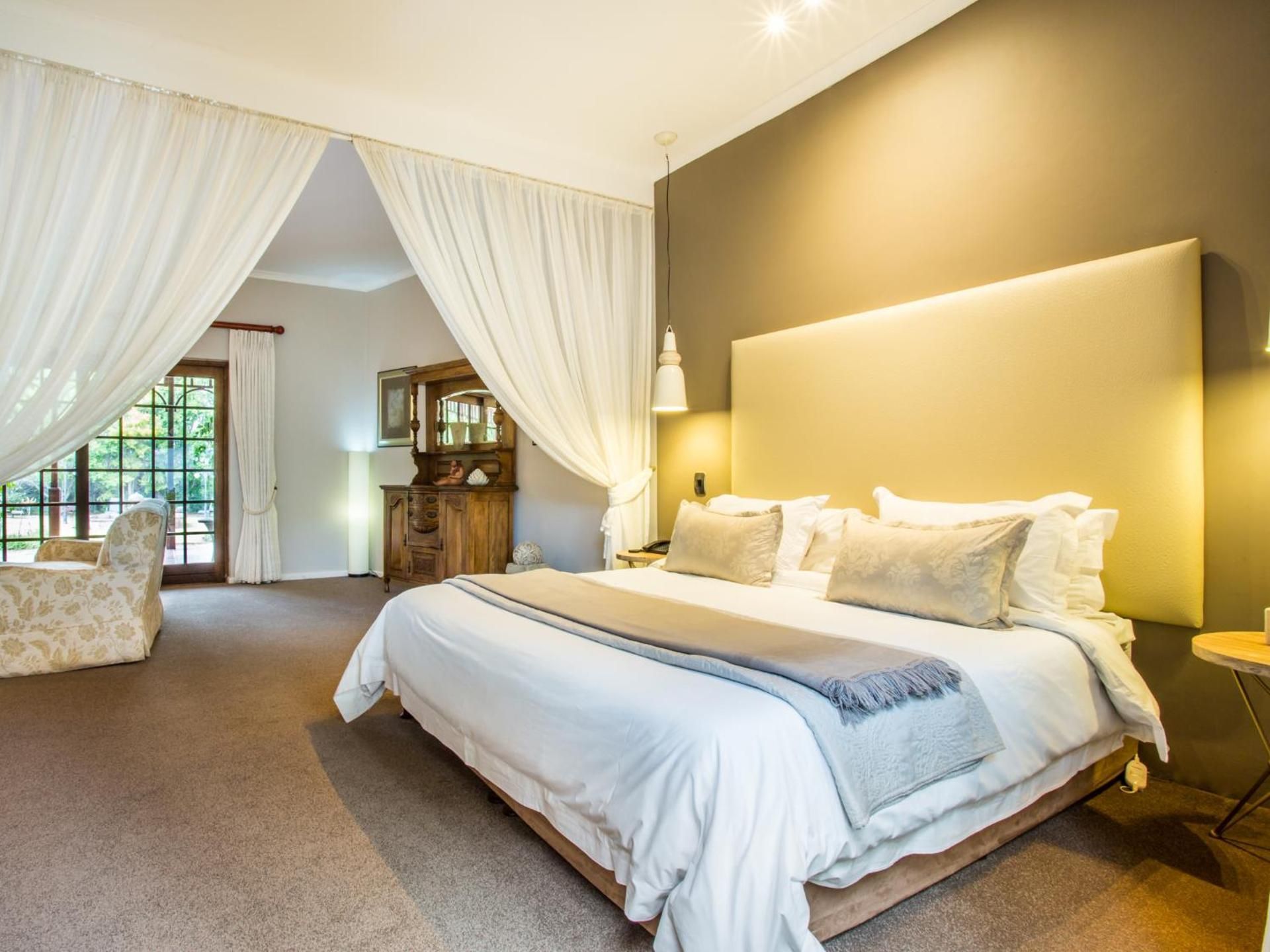 Honeymoon Suite