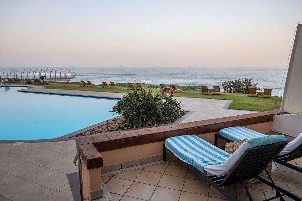 Beverly Hills Deluxe Room 3