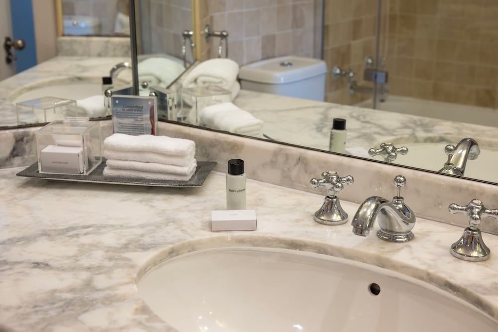 Beverly Hills Standard Room 12