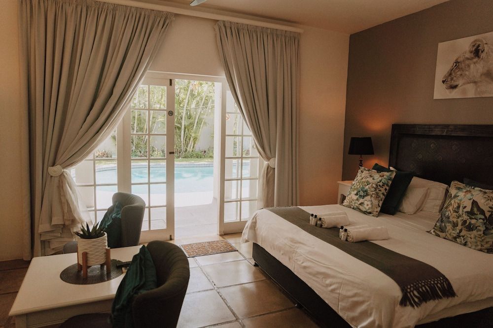 Caza Beach Guesthouse Deluxe Room, 1 Bedroom (King Bedroom - Ocean Breeze) 4