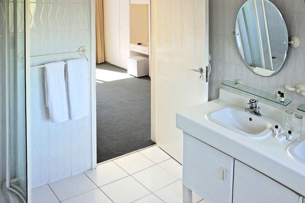 Durban Manor Guest House Double Room, Balcony, Sea View 8