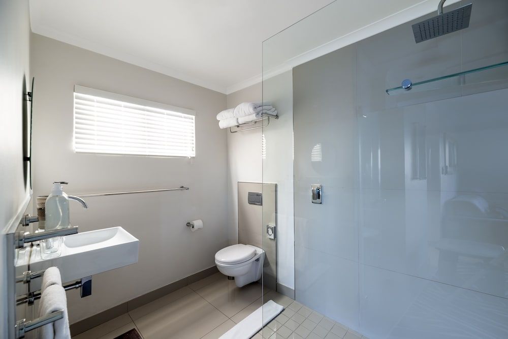 THEBLOEM THE BLOEM SUITE FIVE 4