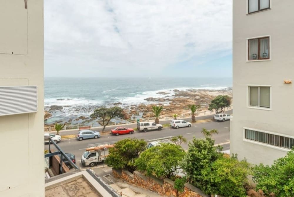 Bantry Beach Luxury Suites Three Bedroom Apartment 6