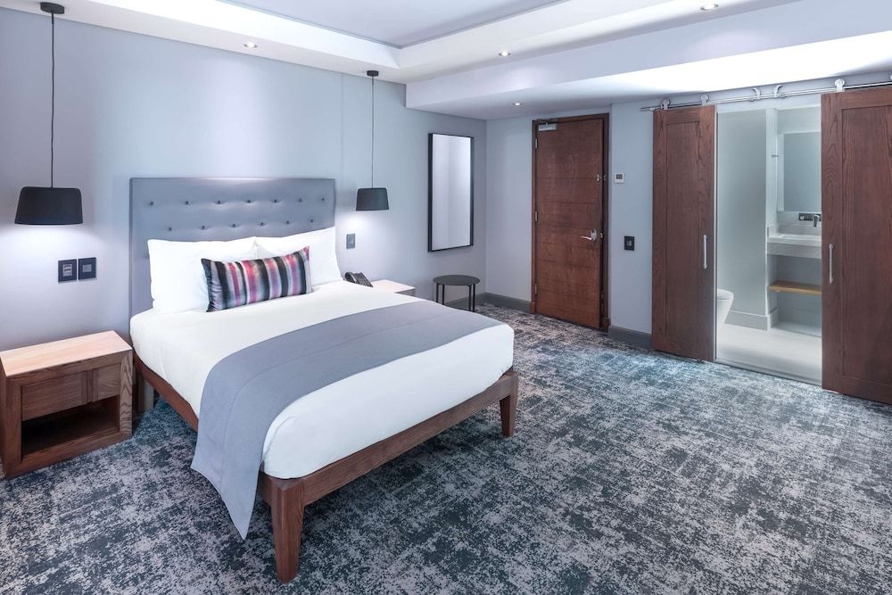 undefined SunSquare Cape Town City Bowl 4